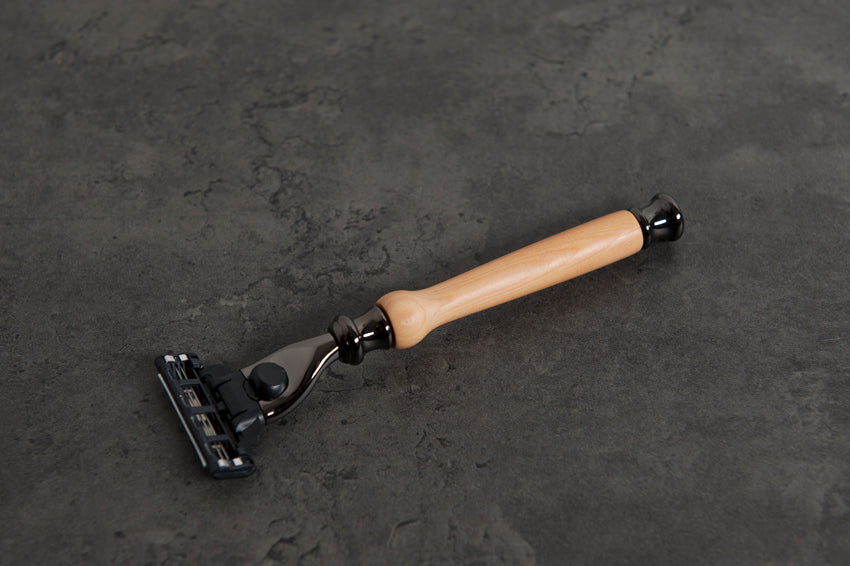 Rasierer Mach3 aus Eibenholz
